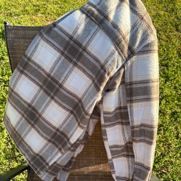 Women’s The Love Tree Shacket - Picture 6 of 6